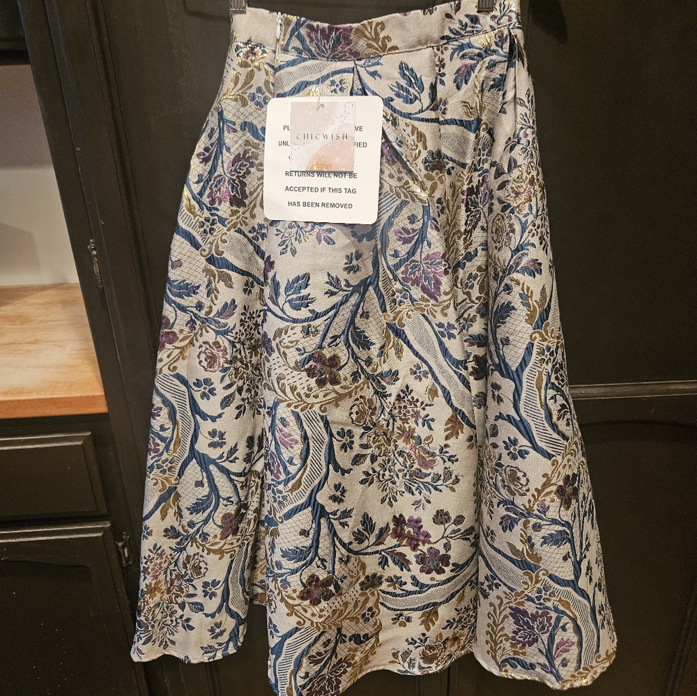 NWT Chicwish Embossed, Jacquard, Lined, Circle Skirt, Fall/Winter Colorstory - Picture 4 of 8